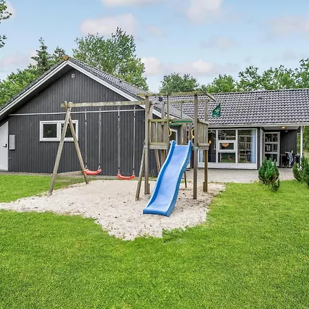 4 Bedroom Cozy In * Blåvand