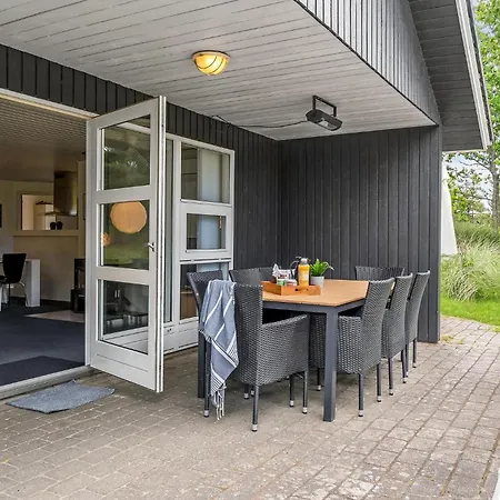 4 Bedroom Cozy In 펜션 *