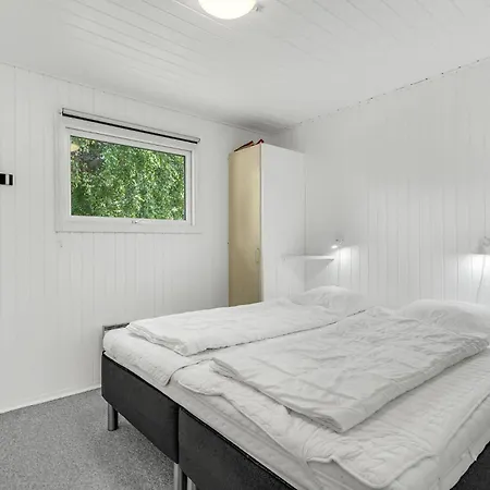 4 Bedroom Cozy In 펜션 *
