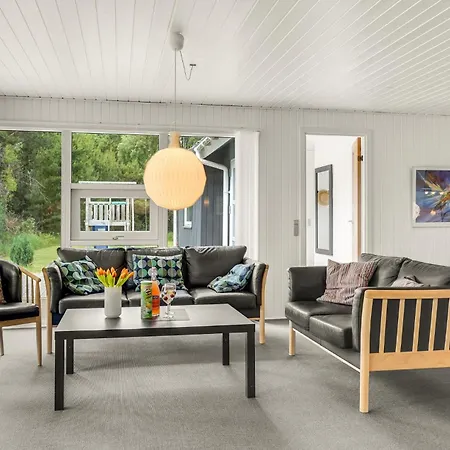 4 Bedroom Cozy In 펜션