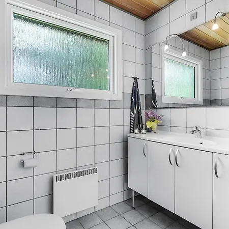 펜션 4 Bedroom Cozy In Blåvand