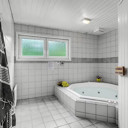 4 Bedroom Cozy In 펜션 Blåvand